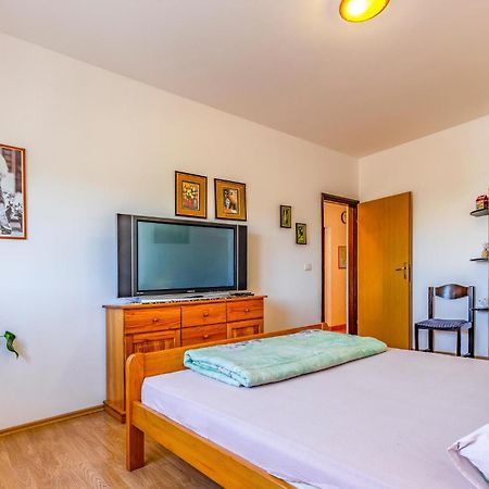 Gorgeous Apartment In Pula With Kitchen Екстер'єр фото